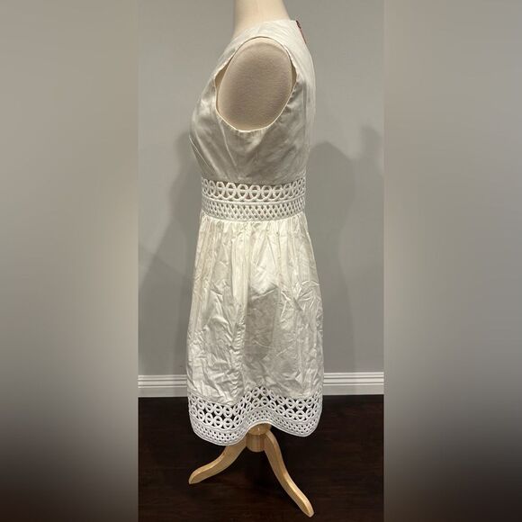 Ted Baker London A-line White Crochet Panel Dress-Rose Gold Tone Zip-Size 3/M - Picture 2 of 10